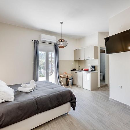 Guesthouse Eri Kini Buitenkant foto