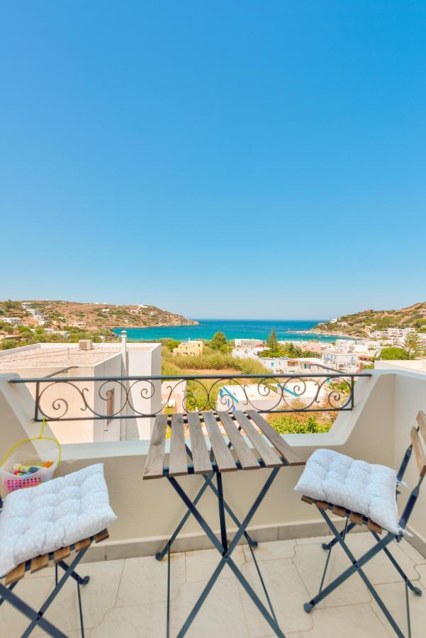 Guesthouse Eri Kini Buitenkant foto