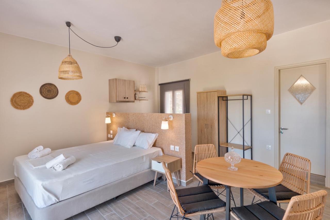 Guesthouse Eri Kini Buitenkant foto
