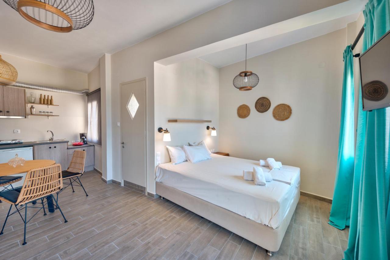 Guesthouse Eri Kini Buitenkant foto