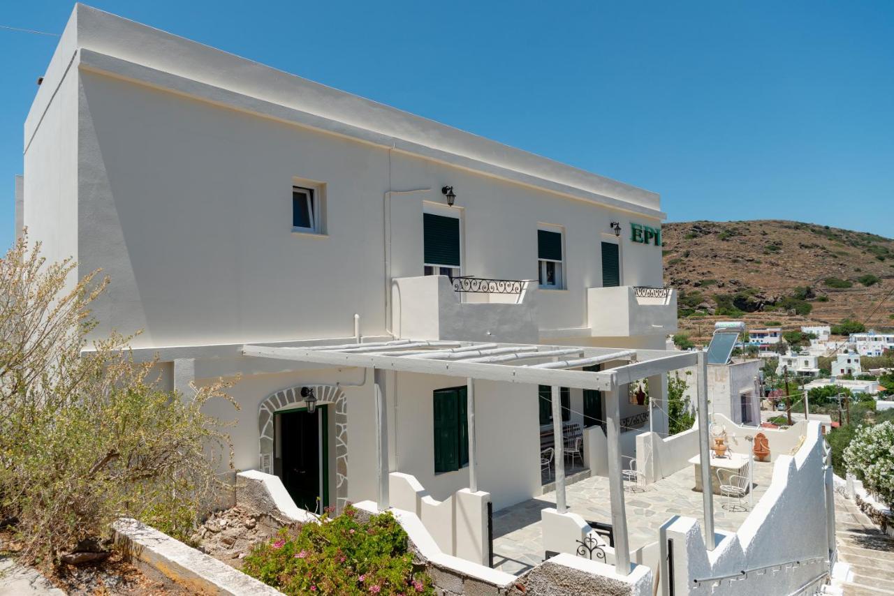 Guesthouse Eri Kini Buitenkant foto