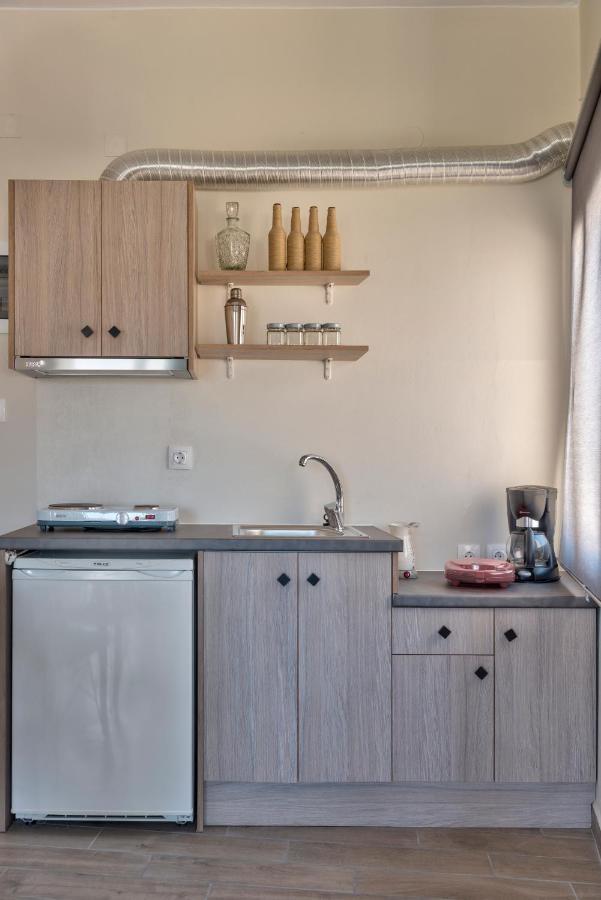 Guesthouse Eri Kini Buitenkant foto