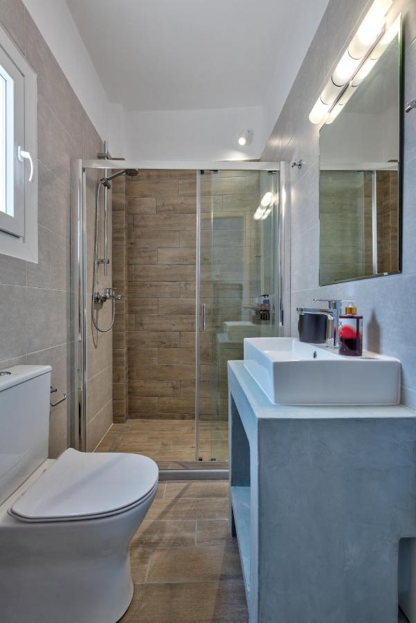 Guesthouse Eri Kini Buitenkant foto