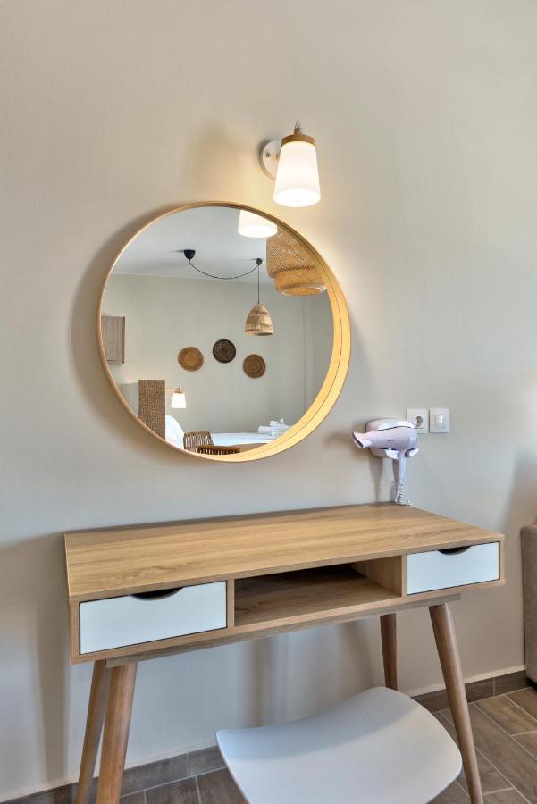 Guesthouse Eri Kini Buitenkant foto