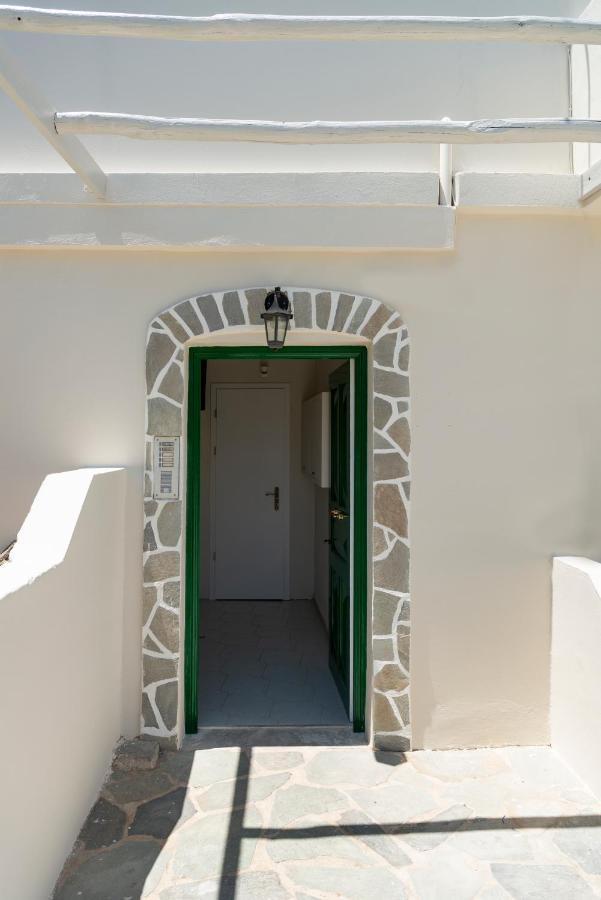 Guesthouse Eri Kini Buitenkant foto