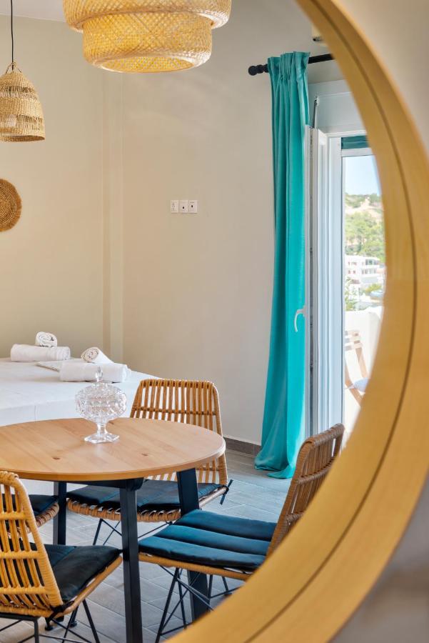 Guesthouse Eri Kini Buitenkant foto