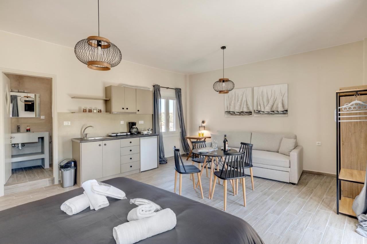 Guesthouse Eri Kini Buitenkant foto