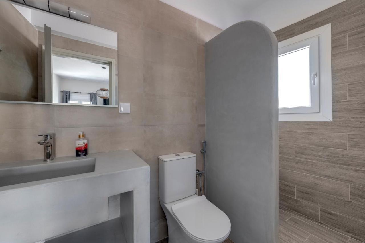 Guesthouse Eri Kini Buitenkant foto